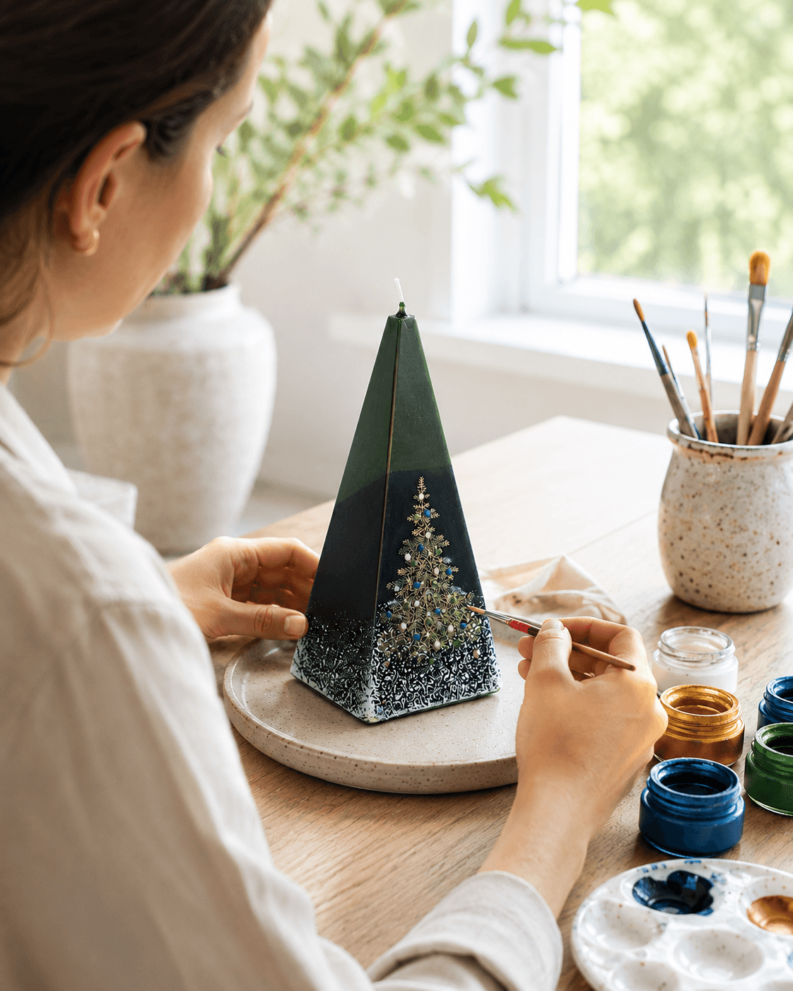 Handgemaakte piramidekaars mediumKerstboom groen 50x150